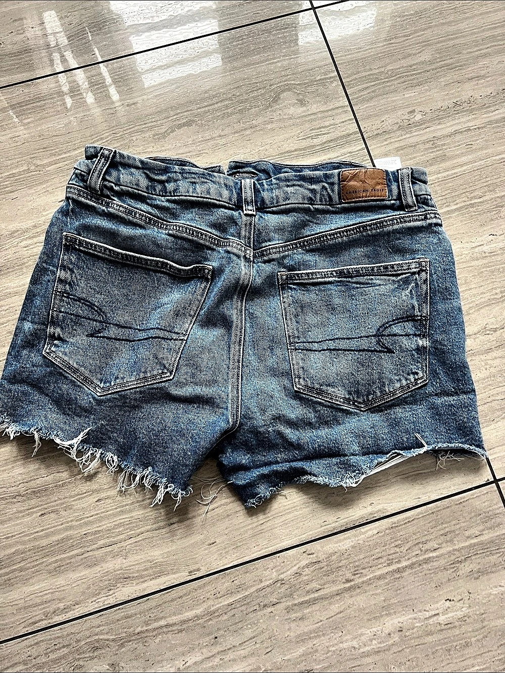 American Eagle Women's Denim Jean Shorts Size 824 - Picture 2 of 4